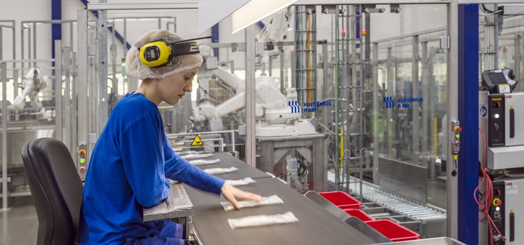 image of a worker producing iv bag in our facility in Halden, Norway