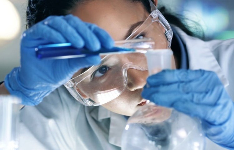 image of a woman performing Autologous and Allogeneic cell therapies